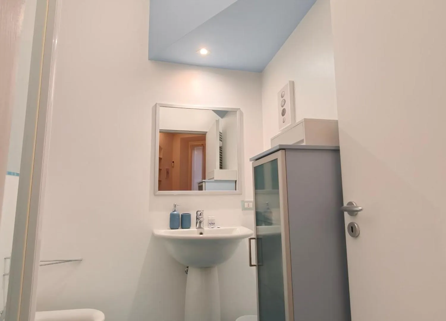 Milano Center Apartment In Shopping And Living Area With Ac, Wifi, Steps From M1 And Airport And Fiera Milano Link