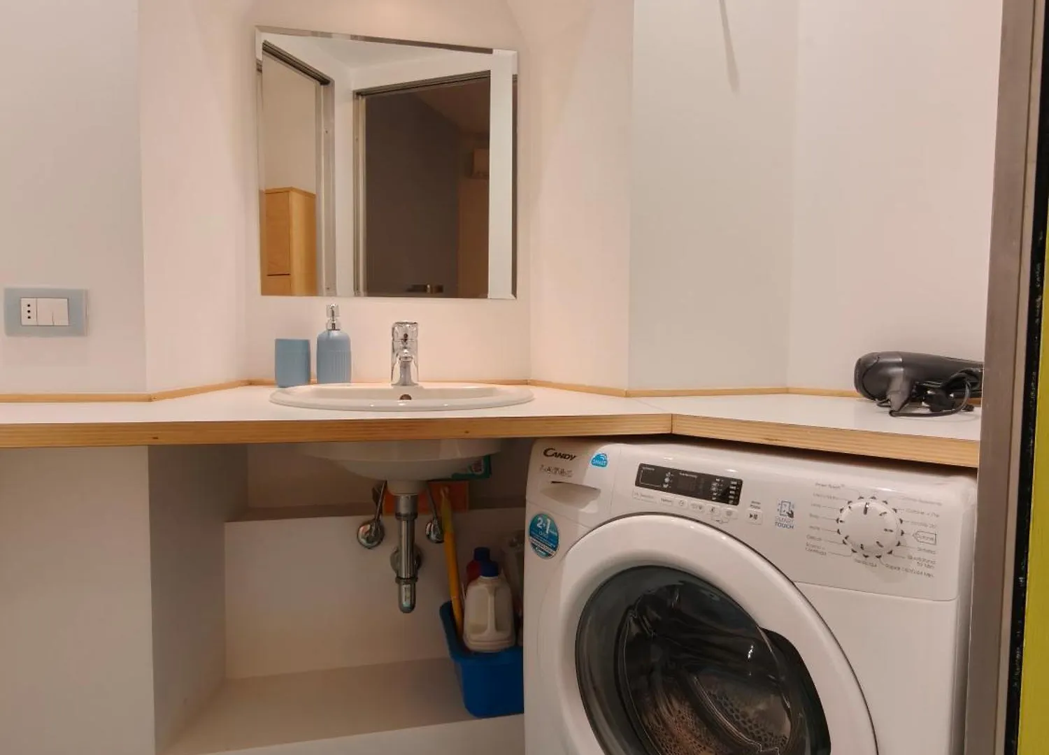 Milano Center Apartment In Shopping And Living Area With Ac, Wifi, Steps From M1 And Airport And Fiera Milano Link